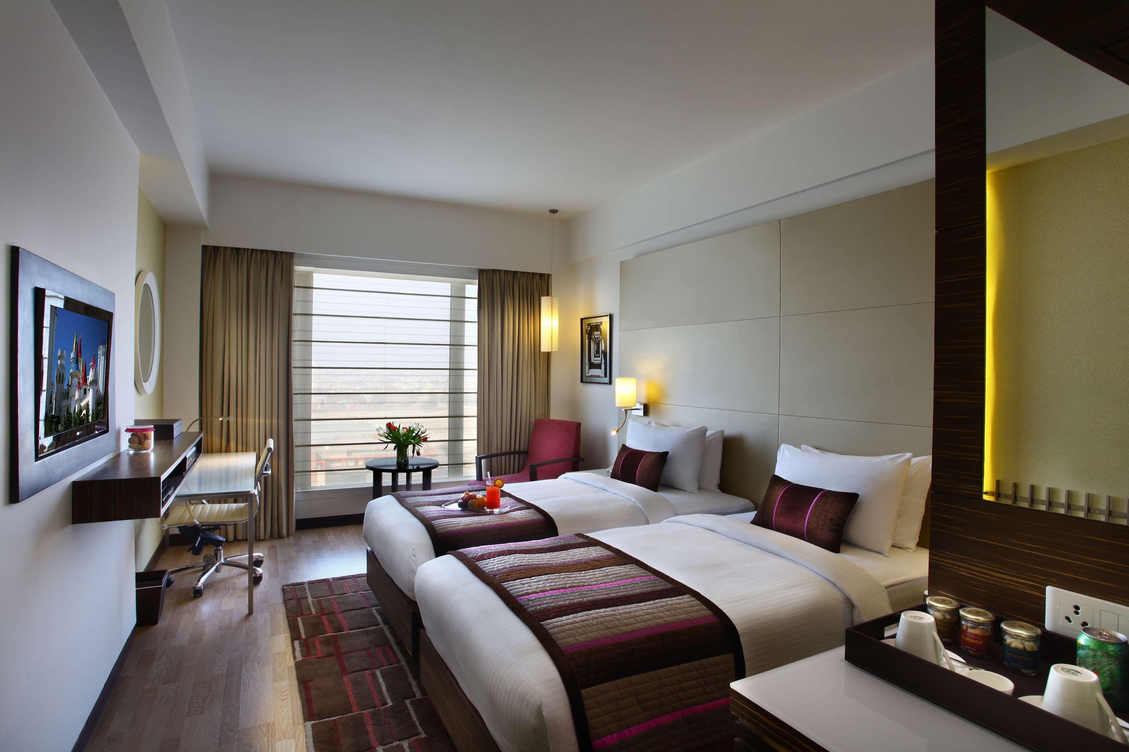 Hotel Park Plaza Shahdara Neu-Delhi Exterior foto