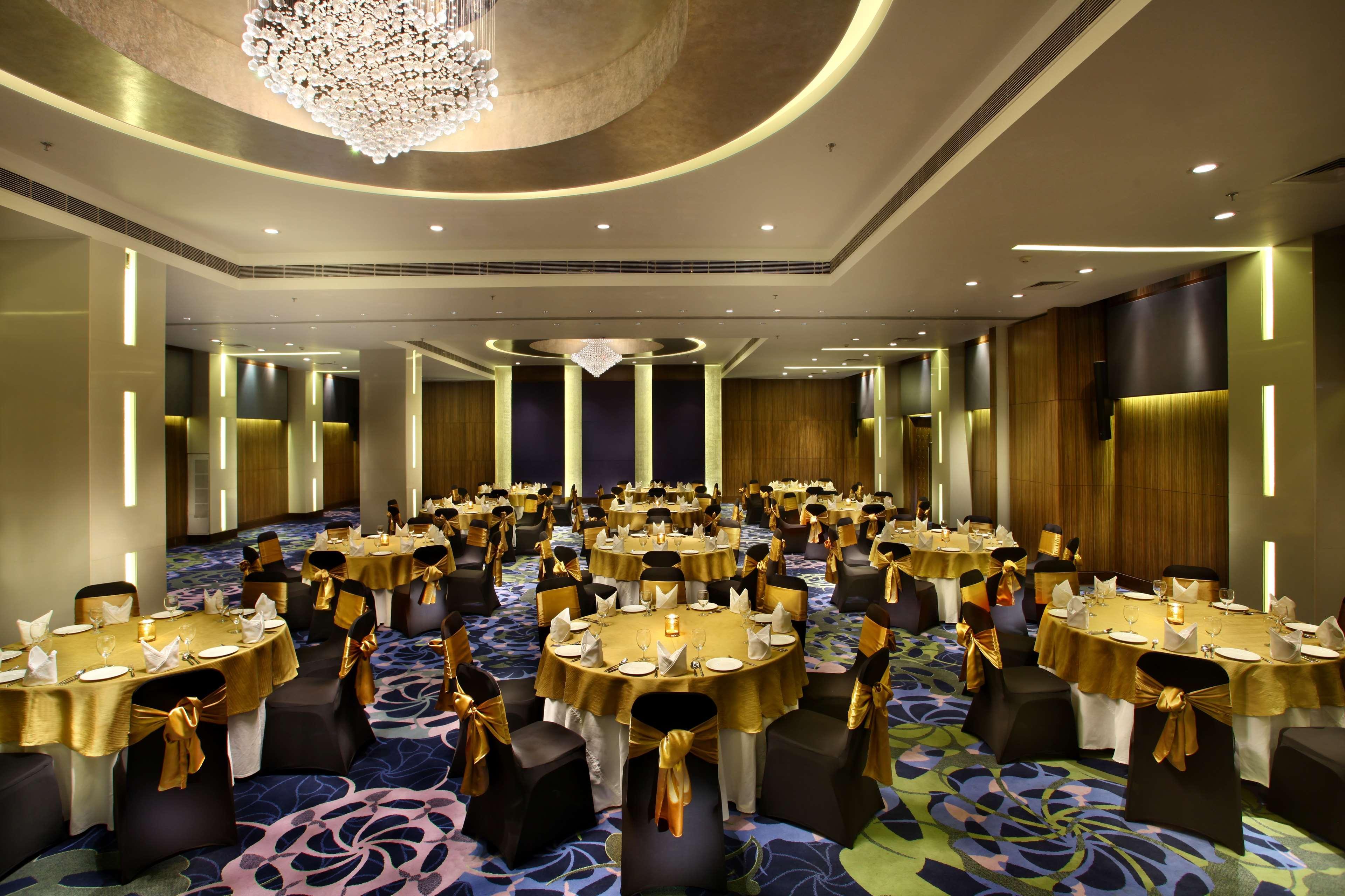 Hotel Park Plaza Shahdara Neu-Delhi Exterior foto