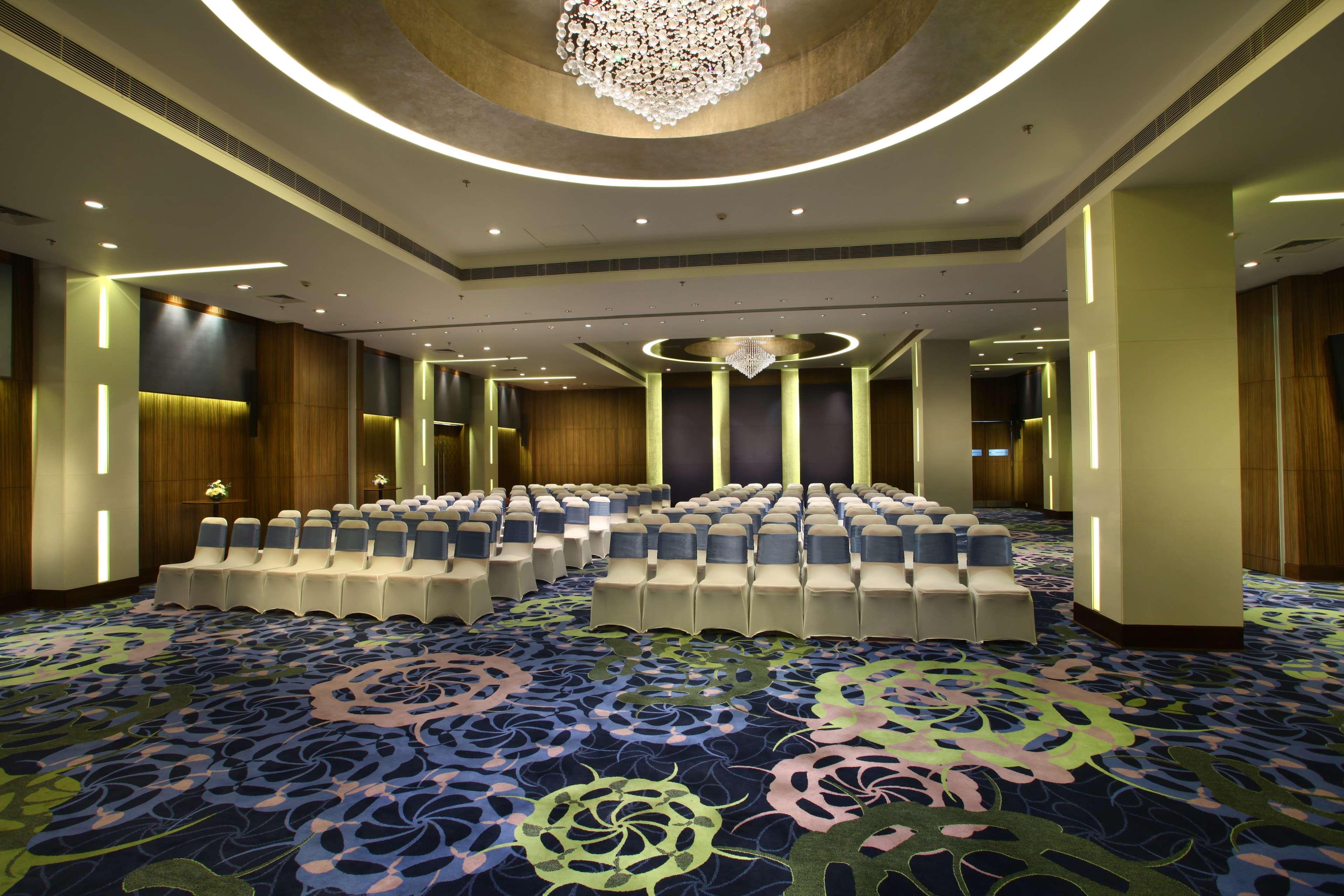 Hotel Park Plaza Shahdara Neu-Delhi Exterior foto