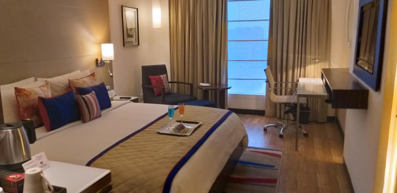 Hotel Park Plaza Shahdara Neu-Delhi Exterior foto