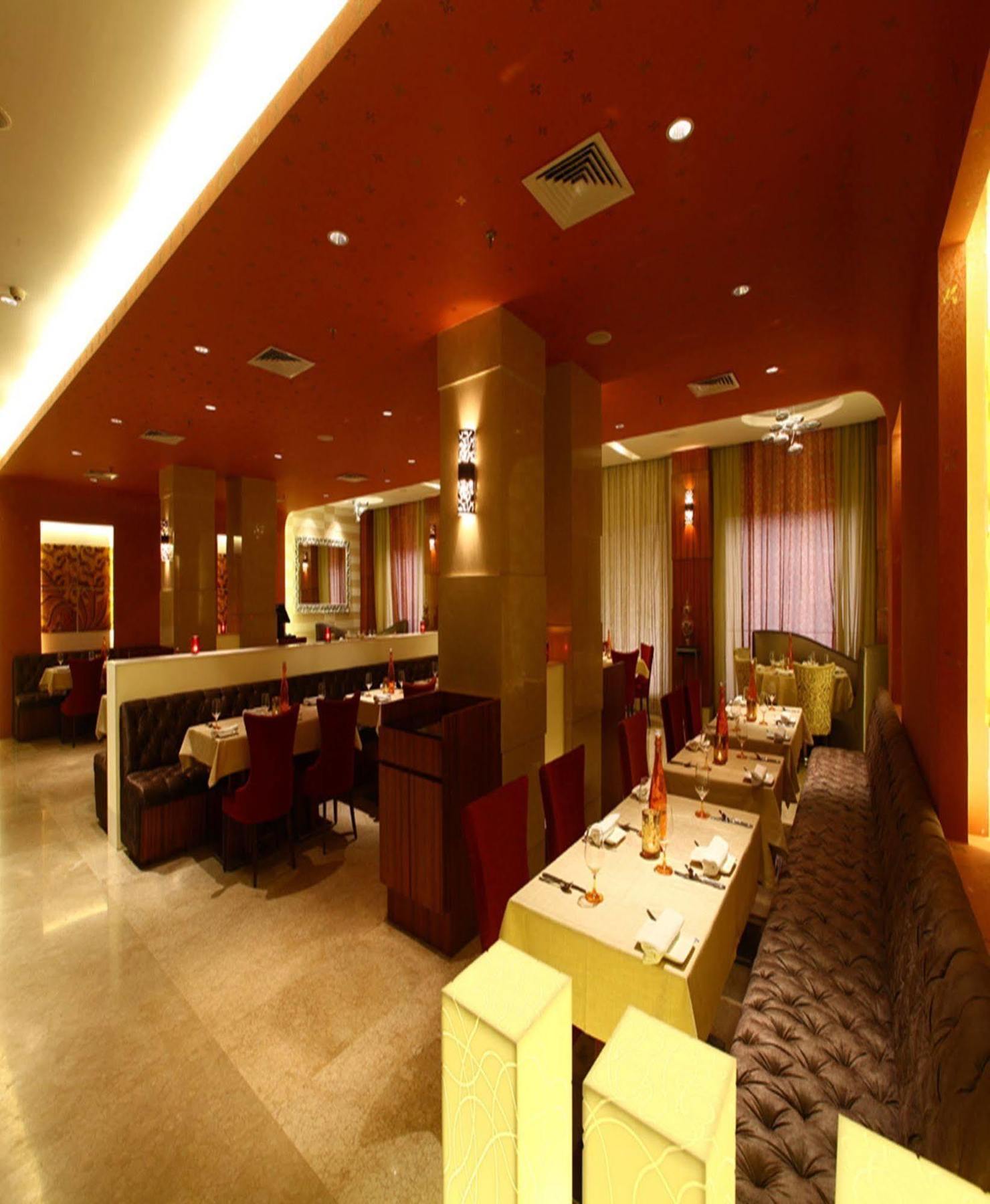 Hotel Park Plaza Shahdara Neu-Delhi Exterior foto